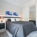 Casa Soleada - Beautiful Villa, Corner By Pools, Facilities,full Kitchen, 3 Terraces, Internet Marbella