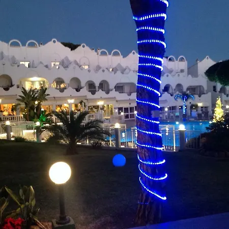 Ferienhaus Casa Soleada - Beautiful Villa, Corner By Pools, Facilities,full Kitchen, 3 Terraces, Internet Marbella