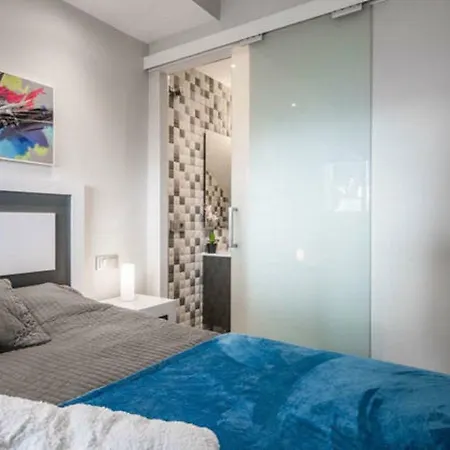 בית נופש Casa Soleada - Beautiful Villa, Corner By Pools, Facilities,full Kitchen, 3 Terraces, Internet מארבלה