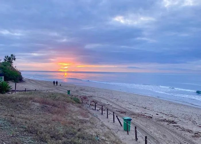 Casa Soleada - Beautiful Villa, Corner By Pools, Facilities,full Kitchen, 3 Terraces, Internet Marbella