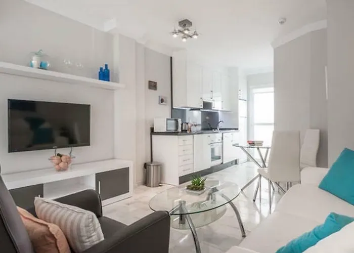 Casa Soleada - Beautiful Villa, Corner By Pools, Facilities,full Kitchen, 3 Terraces, Internet