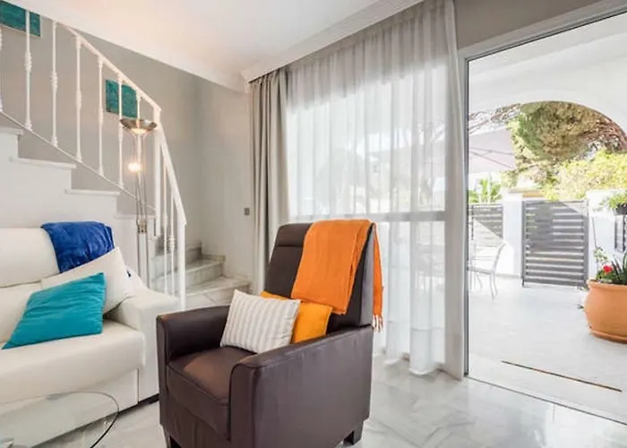 Casa Soleada - Beautiful Villa, Corner By Pools, Facilities,full Kitchen, 3 Terraces, Internet * Марбелья