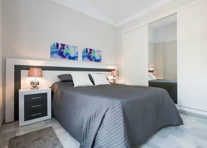 Casa Soleada - Beautiful Villa, Corner By Pools, Facilities,full Kitchen, 3 Terraces, Internet Марбелья