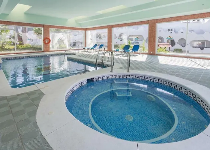 Casa Soleada - Beautiful Villa, Corner By Pools, Facilities,full Kitchen, 3 Terraces, Internet Ferienhaus Marbella