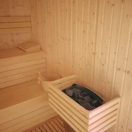 Vakantiehuis Casa Soleada - Beautiful Villa, Corner By Pools, Facilities,full Kitchen, 3 Terraces, Internet Marbella